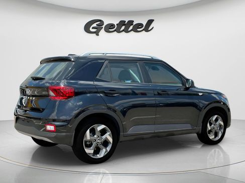New 2025 Hyundai Venue SEL image 8