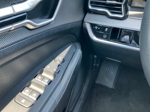 Used 2023 Kia Sportage LX AWD/4WD image 15