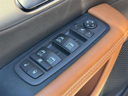 New 2026 Chrysler Pacifica Pinnacle image 27