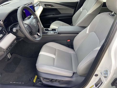 Used 2025 Toyota Camry SE w/ Multimedia Upgrade Package image 16