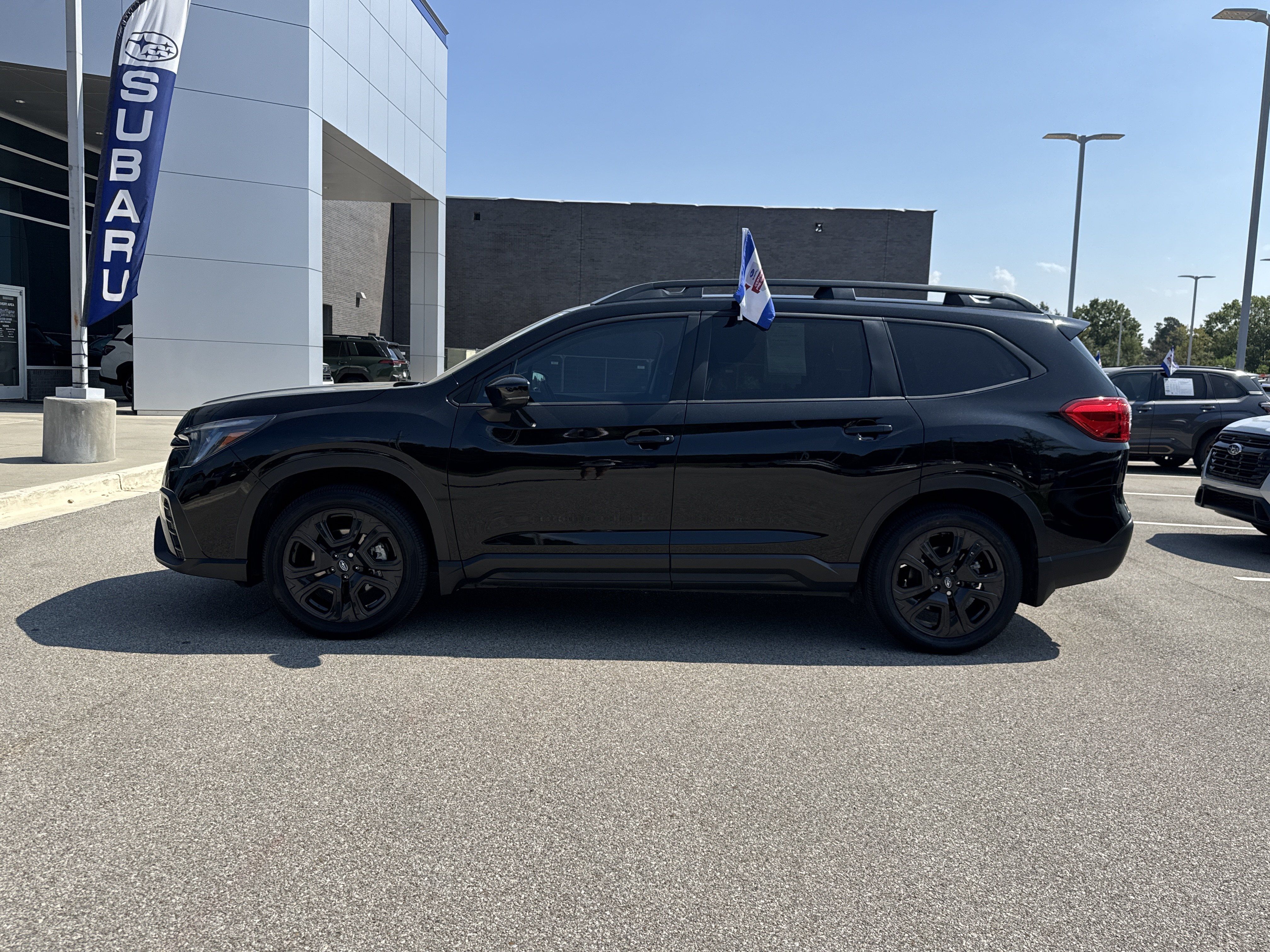 Used 2025 Subaru Ascent Onyx Edition w/ Onyx Package AWD/4WD image 6