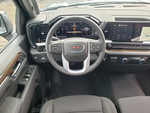 New 2026 GMC Sierra 1500 SLE image 10