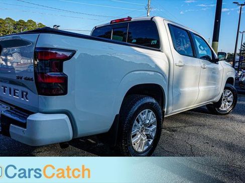 Used 2022 Nissan Frontier SV image 6