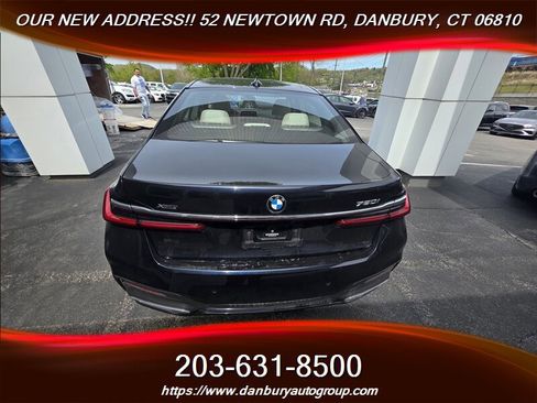 Used 2021 BMW 750i xDrive w/ Executive Package AWD/4WD image 3