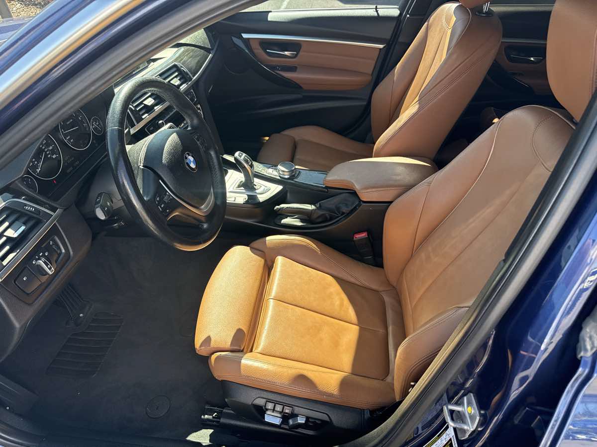 Used 2017 BMW 330i xDrive Sedan AWD/4WD image 12