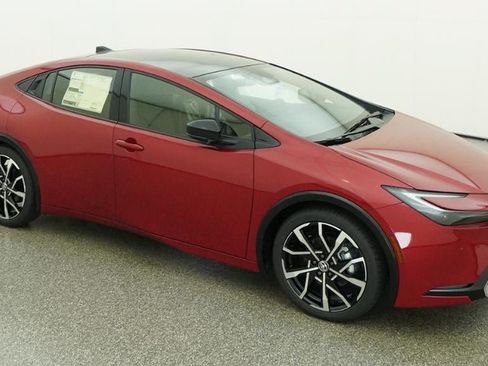 New 2026 Toyota Prius Plug-In Hybrid FWD image 12