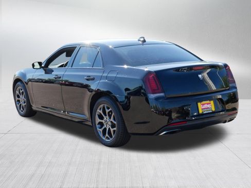 Used 2017 Chrysler 300 S AWD/4WD image 5
