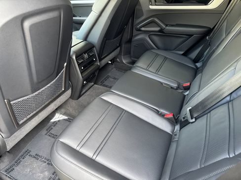 Certified 2025 Porsche Cayenne image 14