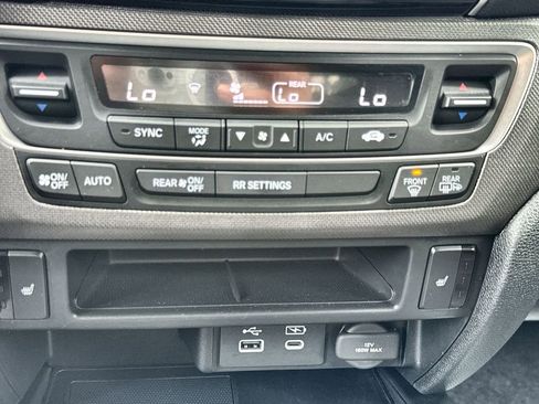 Used 2025 Honda Ridgeline RTL+ image 17