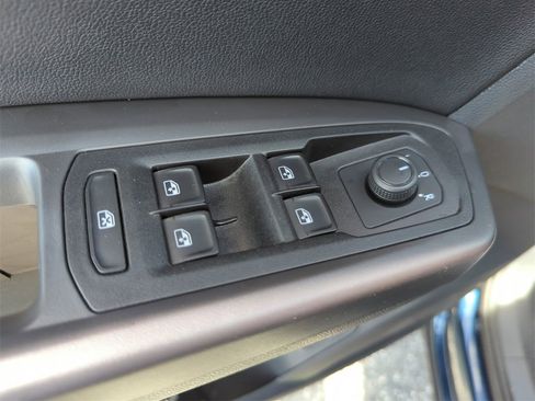 Used 2020 Volkswagen Atlas Cross Sport SE image 31