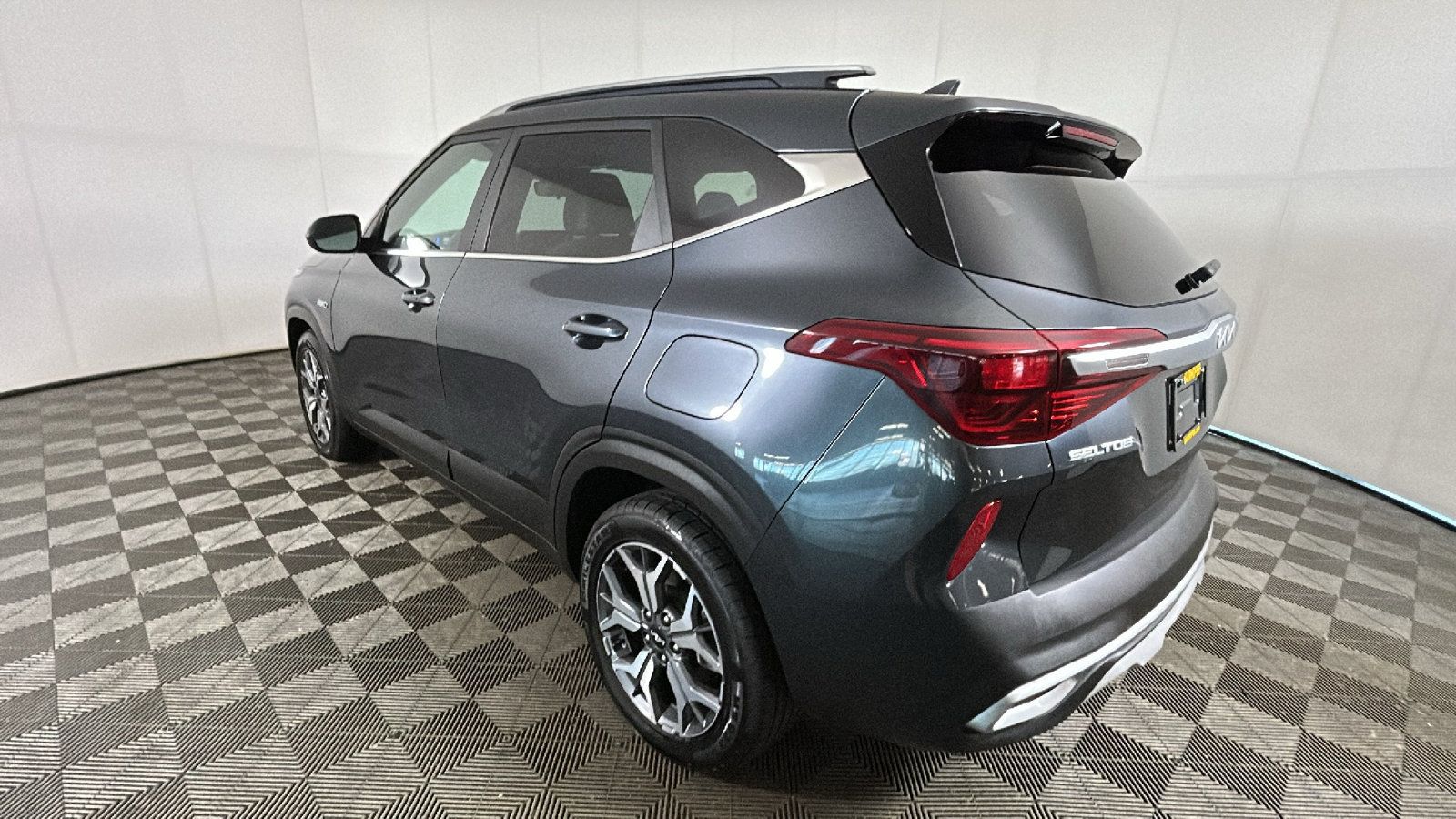 Used 2022 Kia Seltos EX AWD/4WD image 5