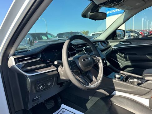 Used 2022 Jeep Grand Cherokee Limited 4xe AWD/4WD image 12