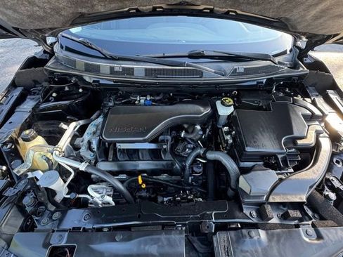 Used 2019 Nissan Rogue Sport S image 2