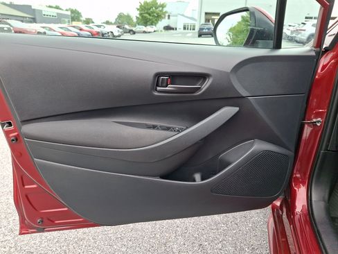 Used 2025 Toyota Corolla LE FWD image 14