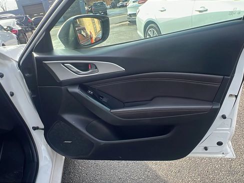 Used 2017 MAZDA MAZDA3 Touring w/ Popular Equipment Package image 28