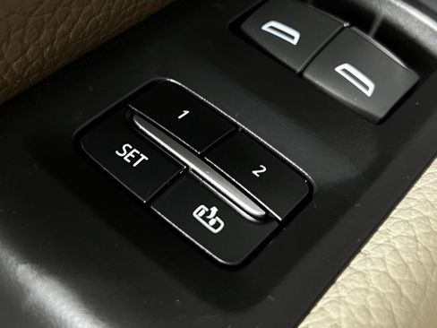 Used 2023 GMC Yukon XL Denali AWD/4WD image 15