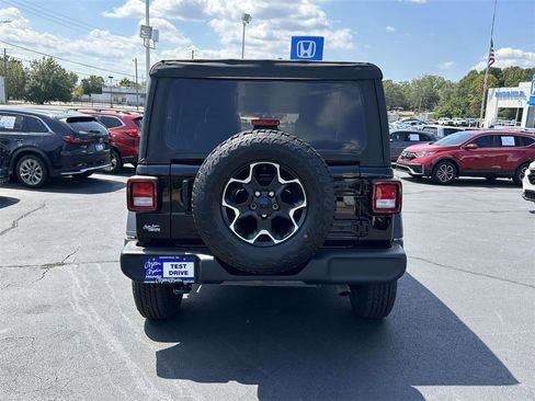 Used 2021 Jeep Wrangler Unlimited Sport image 24