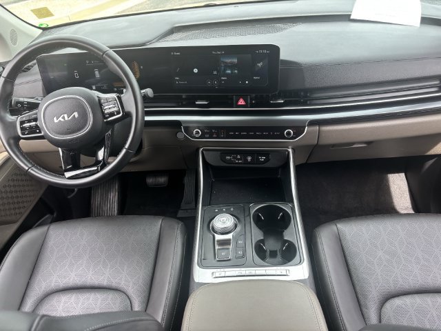 Used 2026 Kia Carnival LXS FWD image 15