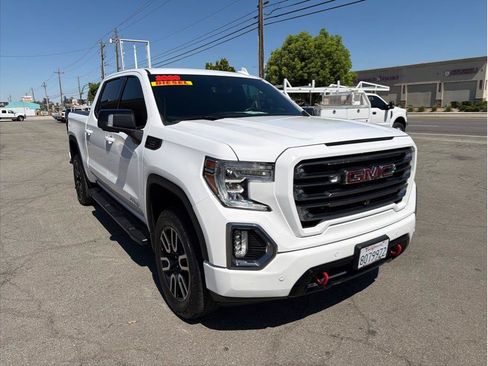 Used 2020 GMC Sierra 1500 AT4 w/ AT4 Premium Package AWD/4WD image 2