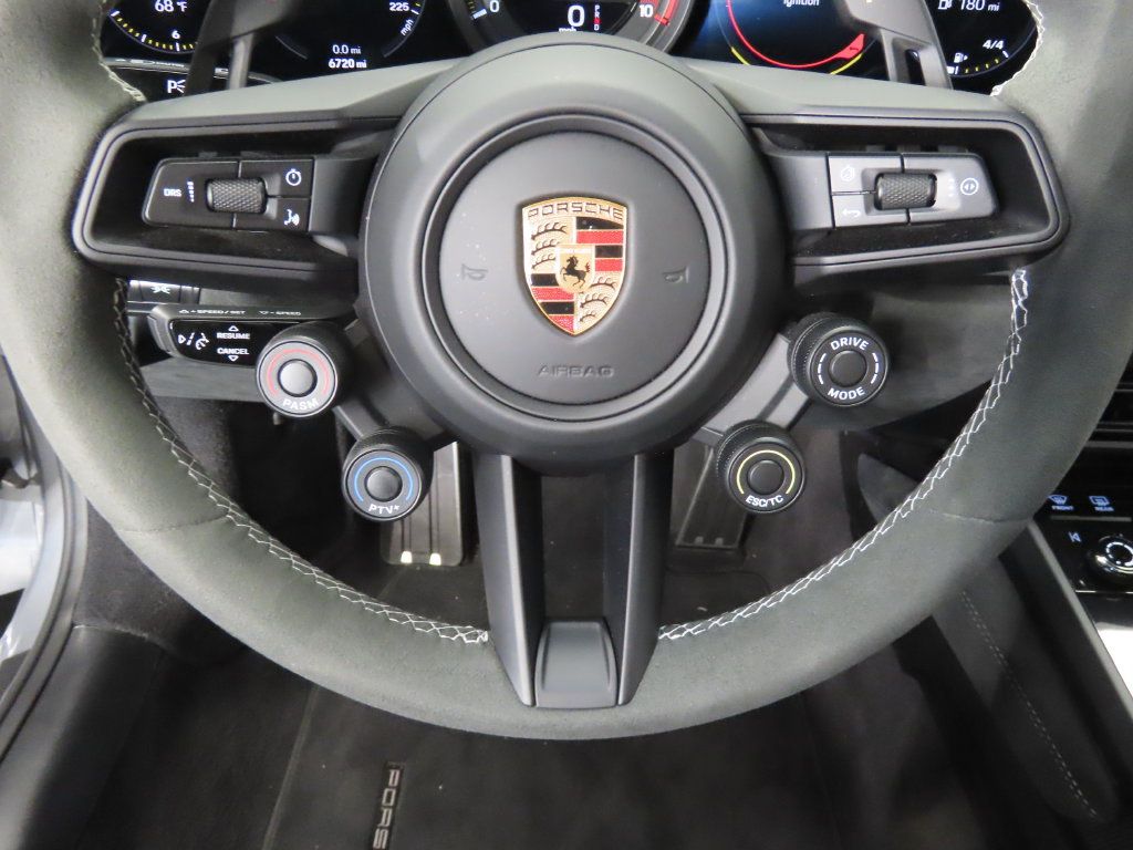 Certified 2025 Porsche 911 GT3 RS RWD image 19