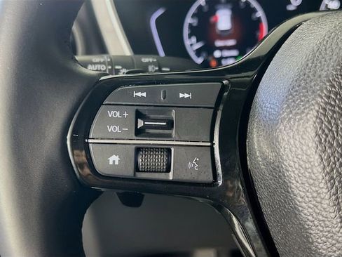 Used 2023 Honda Pilot Touring image 17