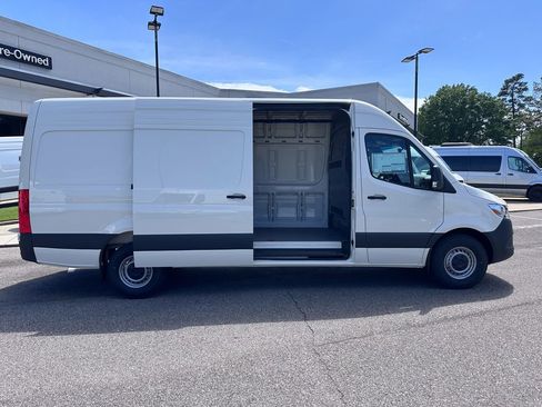 New 2025 Mercedes-Benz Sprinter 2500 image 25