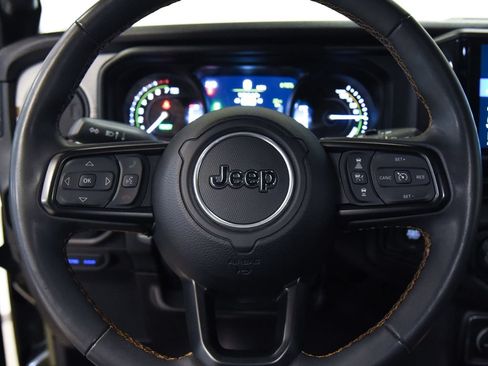 Used 2024 Jeep Wrangler Unlimited AWD/4WD image 29