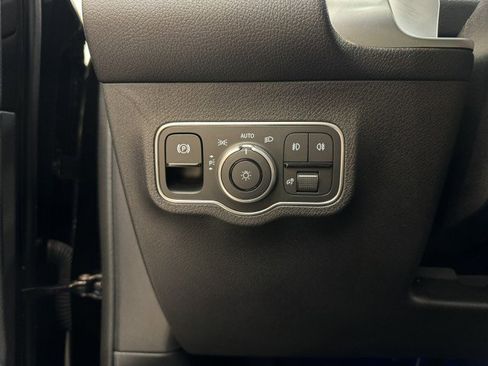 Certified 2025 Mercedes-Benz GLB 250 image 19
