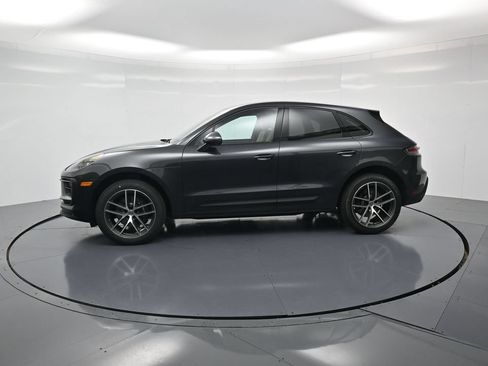 Certified 2026 Porsche Macan AWD/4WD image 2