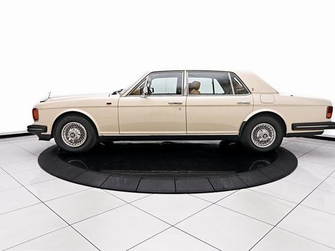 Used 1990 Rolls-Royce Silver Spur image 11