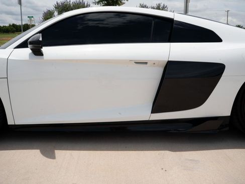 Used 2018 Audi R8 V10 RWD image 18