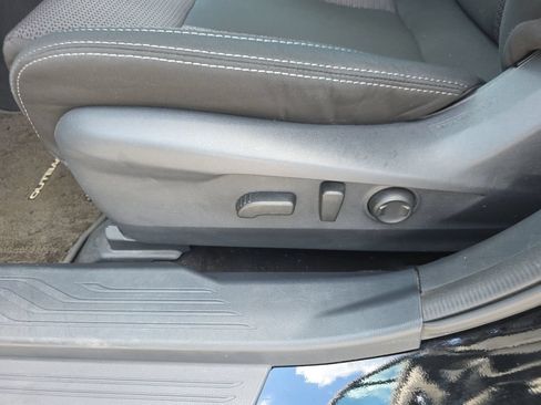 Used 2025 Subaru Outback Premium AWD/4WD image 12