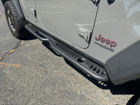 Used 2021 Jeep Wrangler Unlimited Rubicon AWD/4WD image 11