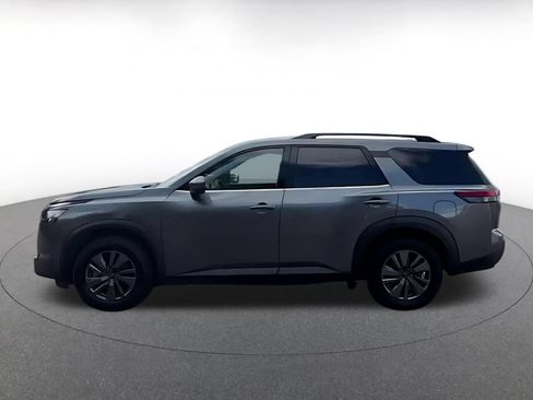 Used 2025 Nissan Pathfinder SV AWD/4WD image 7