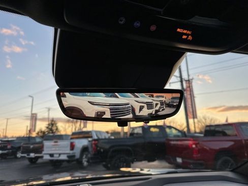 Used 2025 Cadillac Escalade Premium Luxury image 59