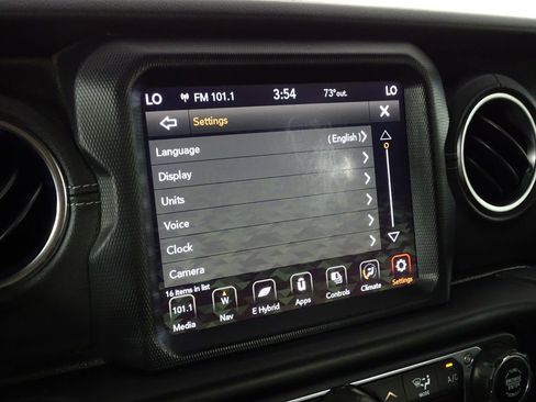 Used 2023 Jeep Wrangler Unlimited Sahara image 36