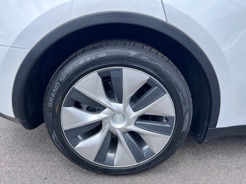 Used 2020 Tesla Model Y Long Range AWD/4WD image 15