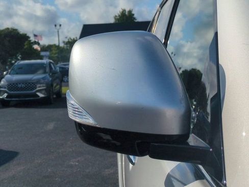 Used 2024 Nissan Armada SV AWD/4WD image 13