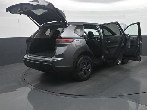 Used 2026 Nissan Rogue SV FWD image 40