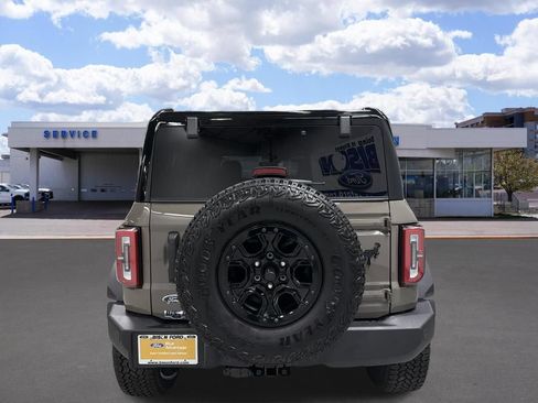 Used 2025 Ford Bronco Outer Banks w/ Sasquatch Package AWD/4WD image 4