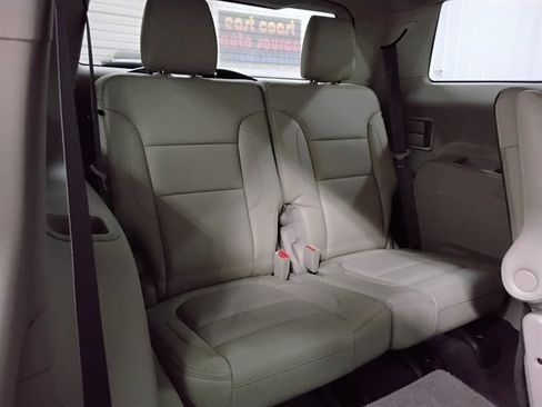 Used 2018 GMC Acadia Denali w/ Technology Package image 17