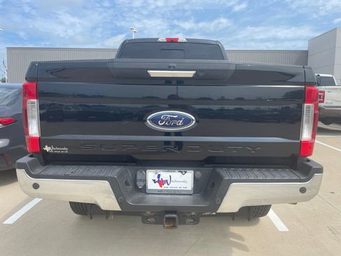 Used 2018 Ford F250 Lariat w/ Lariat Value Package AWD/4WD image 4