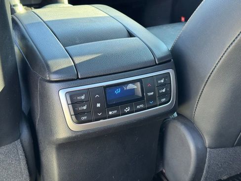 Used 2017 Toyota Highlander Limited image 17