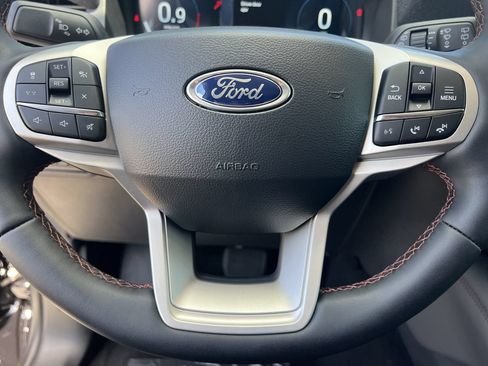 New 2026 Ford Explorer Active RWD image 9