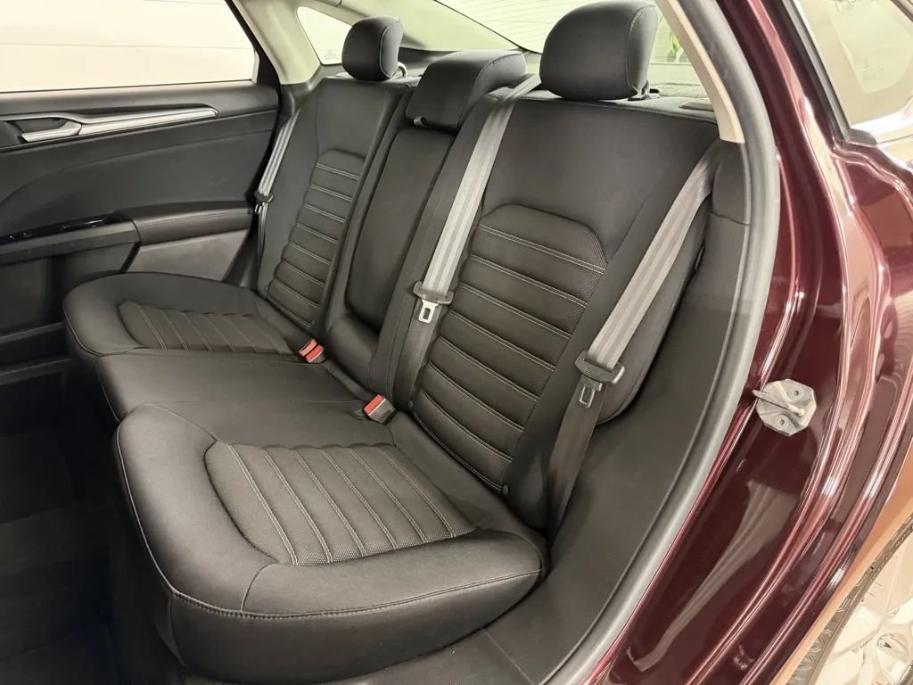 Used 2013 Ford Fusion SE FWD image 24