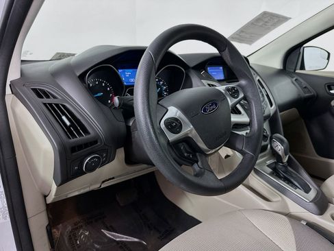 Used 2014 Ford Focus SE FWD image 9