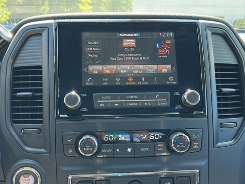 Used 2024 Nissan Titan SV w/ SV Convenience Package image 19