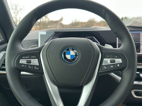 New 2026 BMW X5 xDrive50e w/ Premium Package image 18
