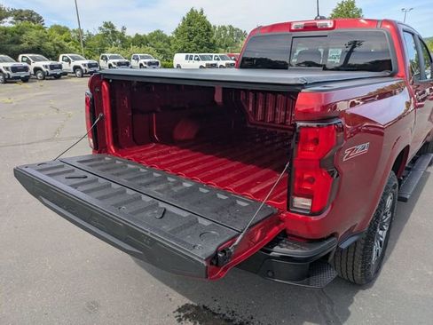 Used 2023 Chevrolet Colorado Z71 w/ Z71 Convenience Package 2 AWD/4WD image 33