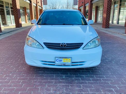 Used 2003 Toyota Camry LE image 2
